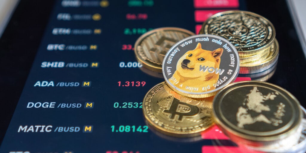 Meme Coins DOGE and SHIB show losses while Ethereum drops 4%