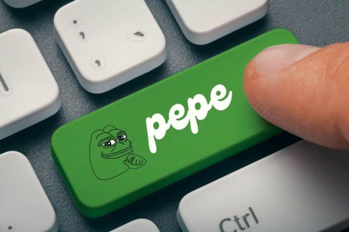 Pepe Coin Whale dumps 1 Tln coins on Binance, risk of price falling further?