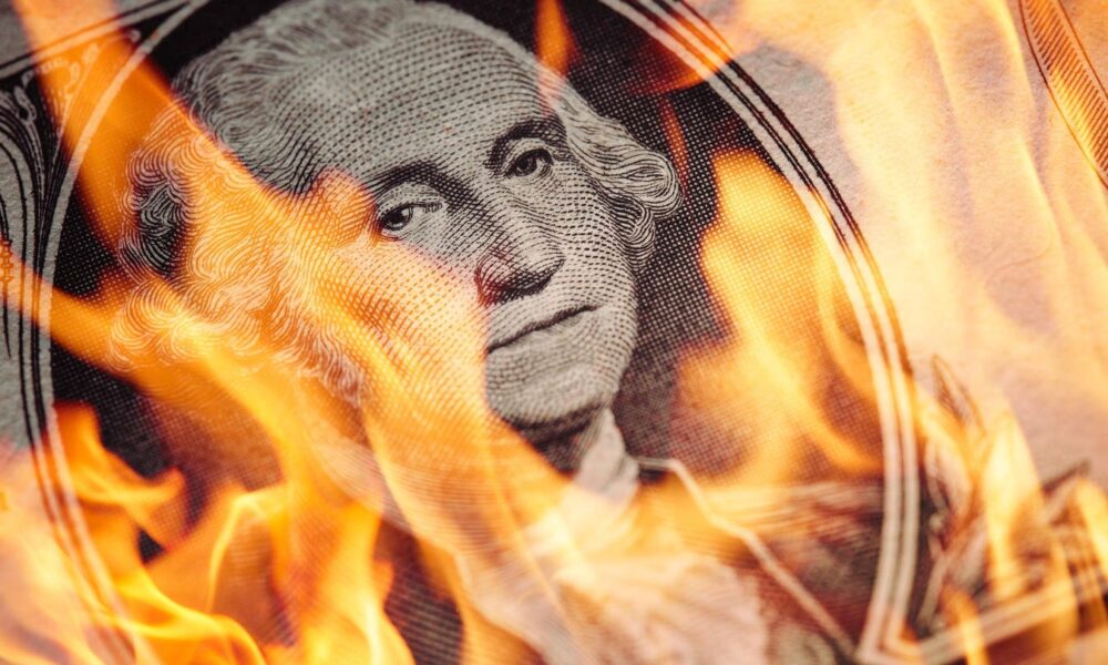 Sudden US Dollar Collapse, 'Fear' Predicted to Trigger $15.7 Trillion ETF Gold Price Shift as Countries Go 'Dual Currency'